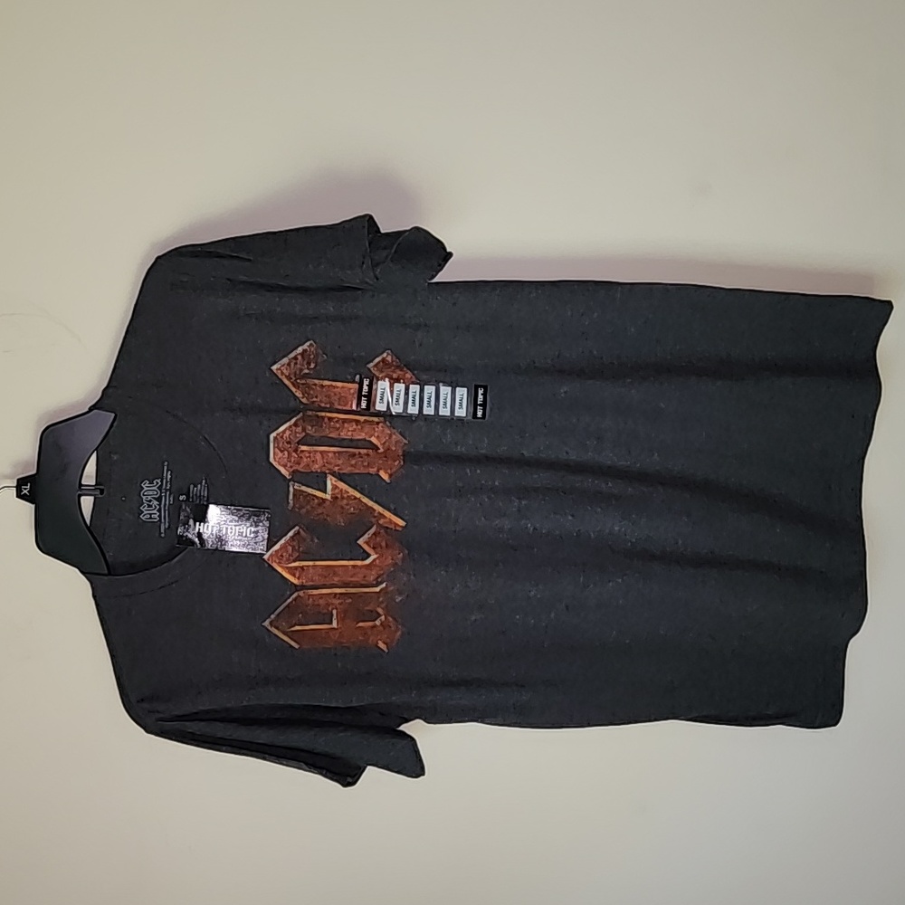 BOGO $2 AC/DC tshirt small NWT - Picture 2 of 4